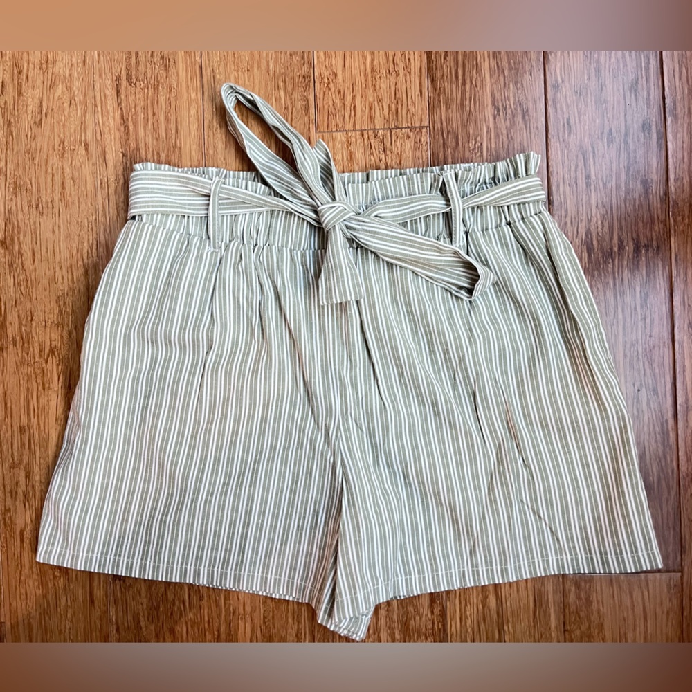 NWT Franki shorts Green stripe size 14 youth girls. 1380